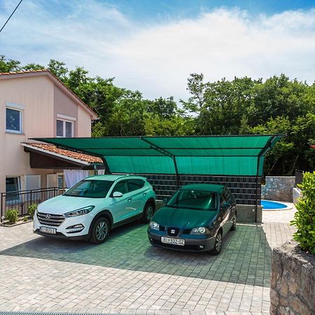 Apartment With A Private Swimming Pool, Garden & Bbq Gostinjac Zewnętrze zdjęcie