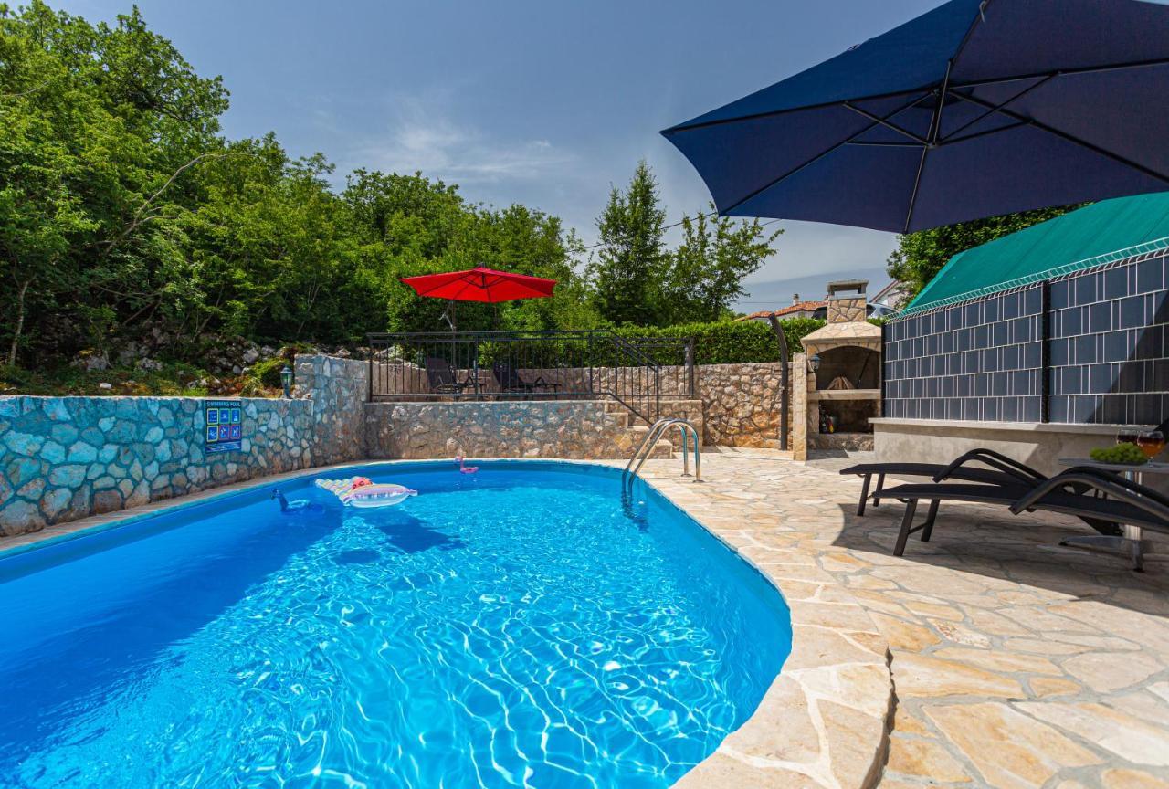 Apartment With A Private Swimming Pool, Garden & Bbq Gostinjac Zewnętrze zdjęcie