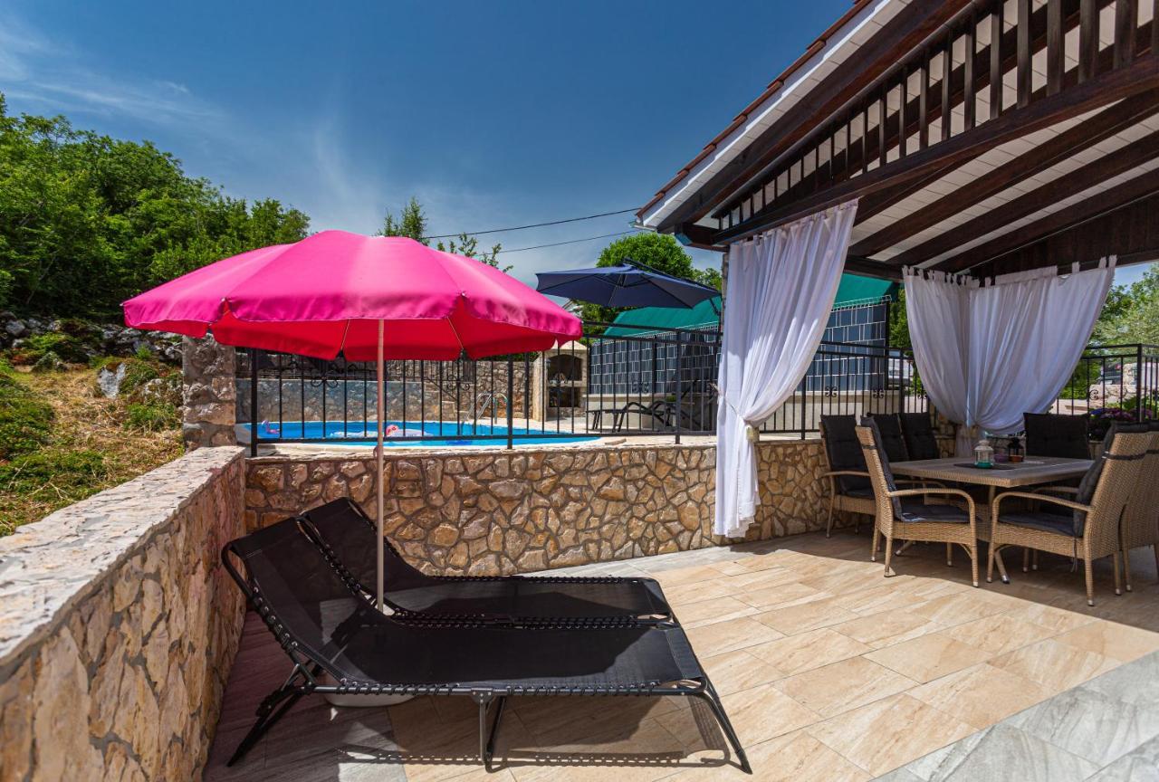 Apartment With A Private Swimming Pool, Garden & Bbq Gostinjac Zewnętrze zdjęcie