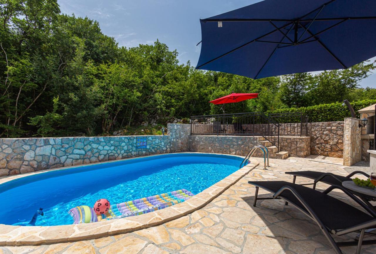 Apartment With A Private Swimming Pool, Garden & Bbq Gostinjac Zewnętrze zdjęcie