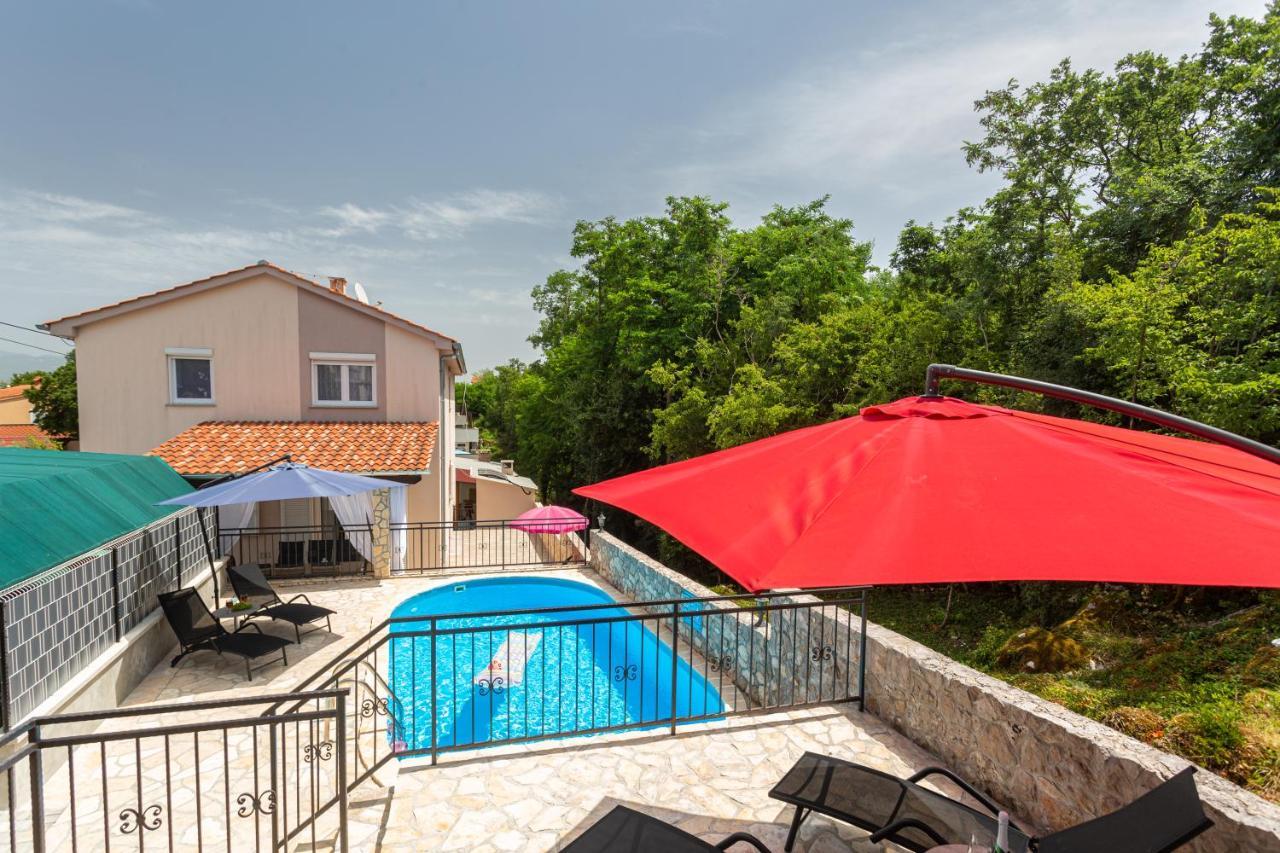 Apartment With A Private Swimming Pool, Garden & Bbq Gostinjac Zewnętrze zdjęcie
