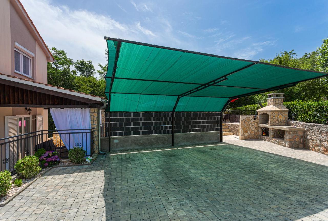 Apartment With A Private Swimming Pool, Garden & Bbq Gostinjac Zewnętrze zdjęcie