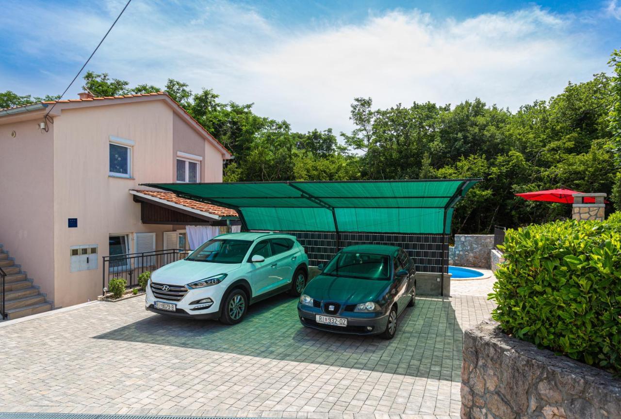 Apartment With A Private Swimming Pool, Garden & Bbq Gostinjac Zewnętrze zdjęcie