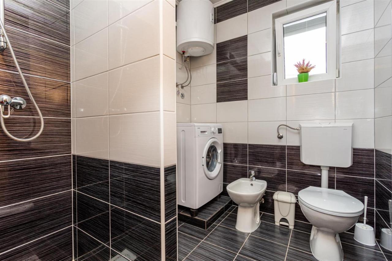 Apartment With A Private Swimming Pool, Garden & Bbq Gostinjac Zewnętrze zdjęcie
